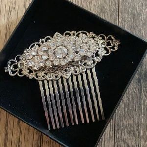 Decorative hair comb